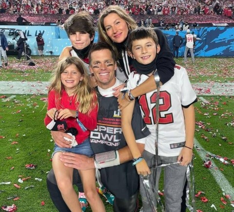 Tom Brady's Son John Edward Thomas Moynahan's Bio, Family, Parents ...