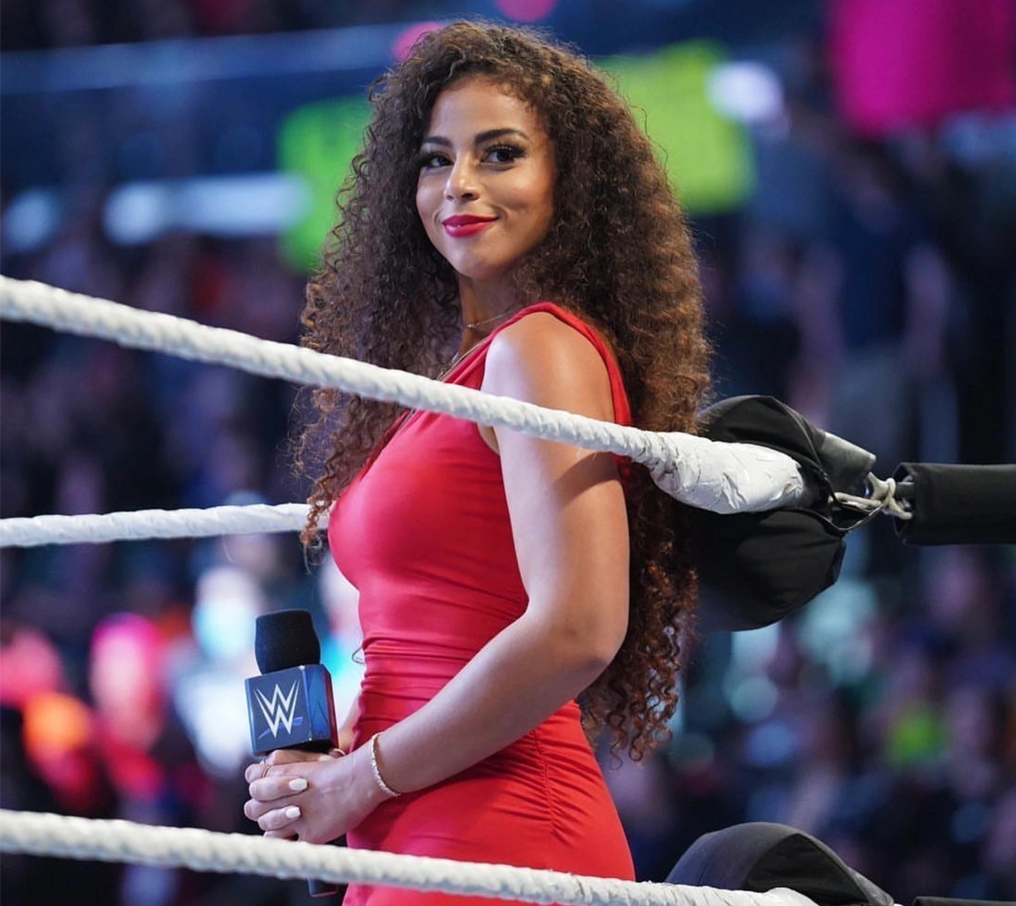 WWE Samantha Irvin's Bio, Age, Net Worth, Earnings, Contract, Salary ...